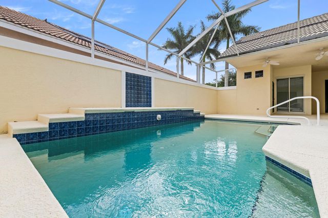 626 SW Lake Charles Circle, Port St Lucie, FL 34986