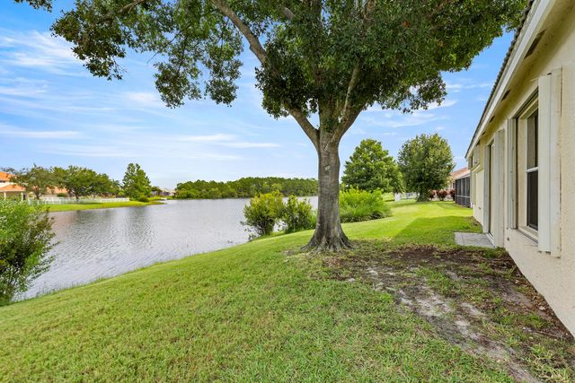 626 SW Lake Charles Circle, Port St Lucie, FL 34986