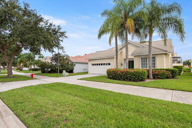 626 SW Lake Charles Circle, Port St Lucie, FL 34986