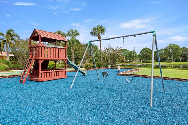 626 SW Lake Charles Circle, Port St Lucie, FL 34986