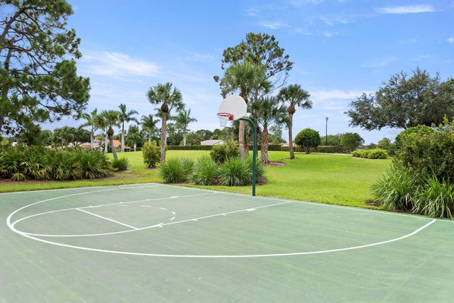 626 SW Lake Charles Circle, Port St Lucie, FL 34986