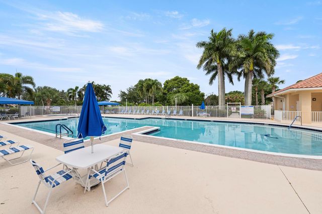 626 SW Lake Charles Circle, Port St Lucie, FL 34986