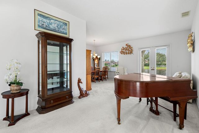 626 SW Lake Charles Circle, Port St Lucie, FL 34986