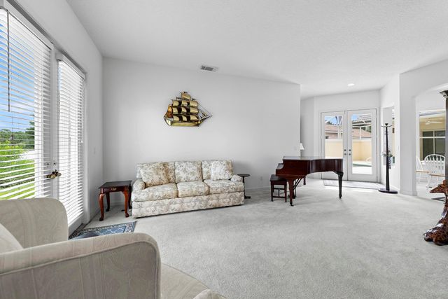 626 SW Lake Charles Circle, Port St Lucie, FL 34986