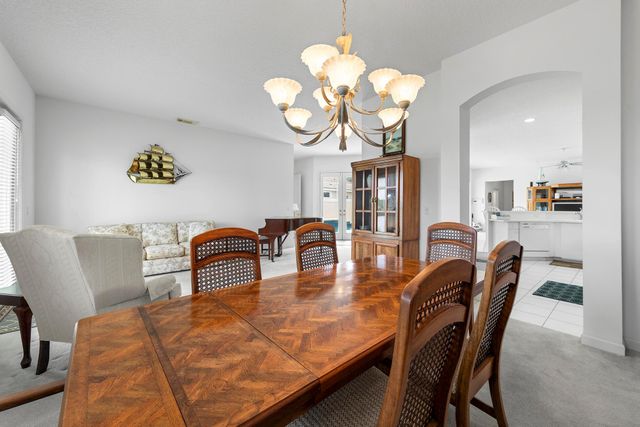 626 SW Lake Charles Circle, Port St Lucie, FL 34986
