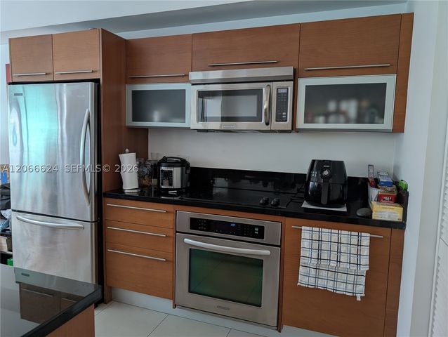 244 Biscayne Blvd 808, Miami, FL 33132