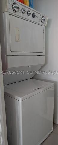244 Biscayne Blvd 808, Miami, FL 33132