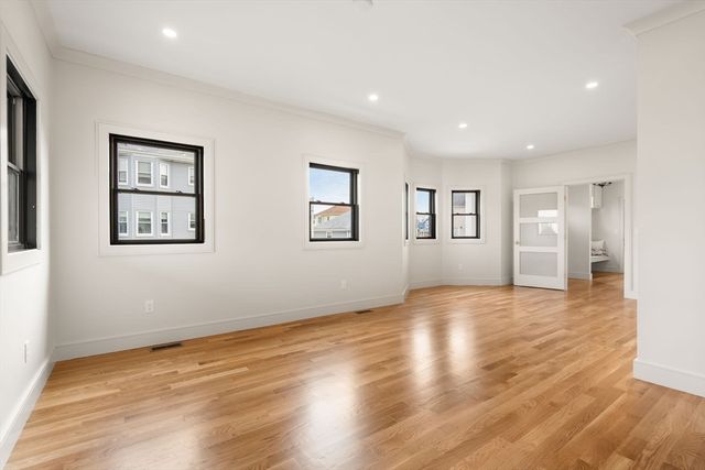 59 Bay View Ave, Quincy, MA 02169