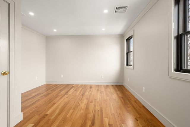 59 Bay View Ave, Quincy, MA 02169