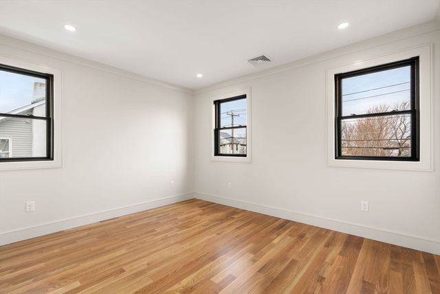 59 Bay View Ave, Quincy, MA 02169