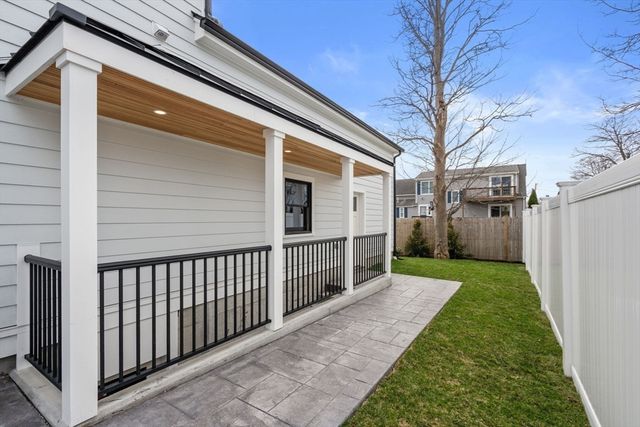 59 Bay View Ave, Quincy, MA 02169