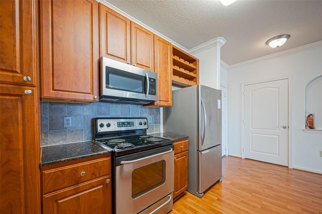1711 Old Spanish Trail 303, Houston, TX 77054
