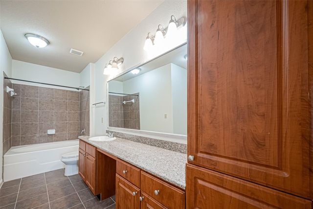 1711 Old Spanish Trail 303, Houston, TX 77054