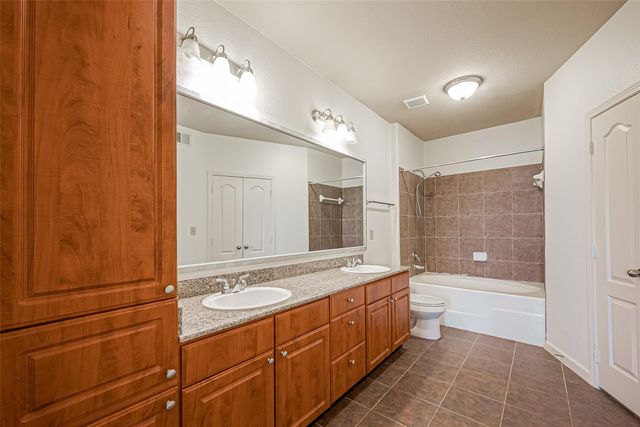 1711 Old Spanish Trail 303, Houston, TX 77054
