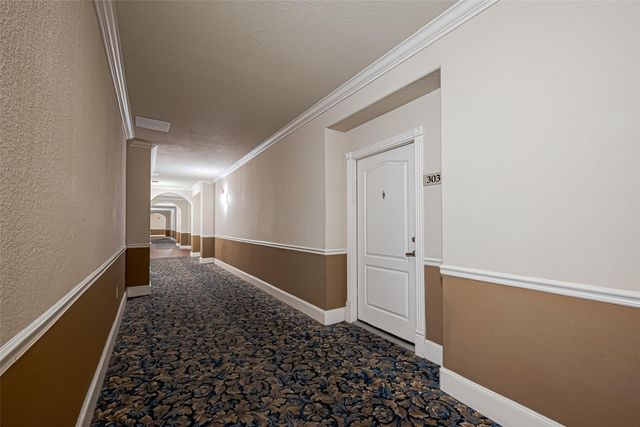 1711 Old Spanish Trail 303, Houston, TX 77054