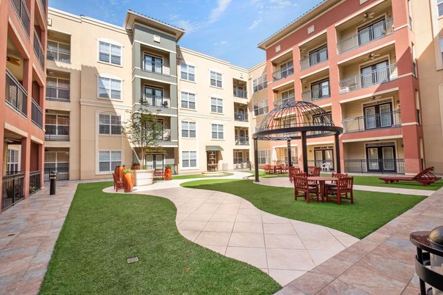 1711 Old Spanish Trail 303, Houston, TX 77054