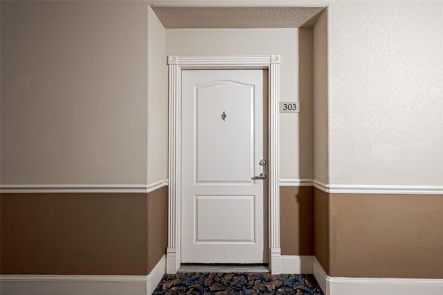 1711 Old Spanish Trail 303, Houston, TX 77054