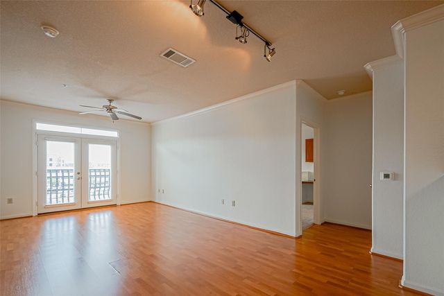 1711 Old Spanish Trail 303, Houston, TX 77054