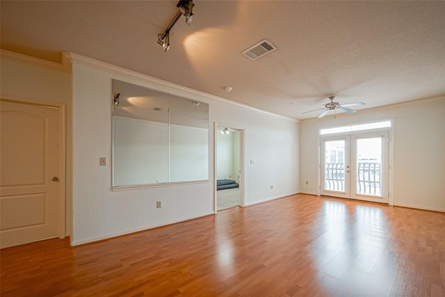 1711 Old Spanish Trail 303, Houston, TX 77054