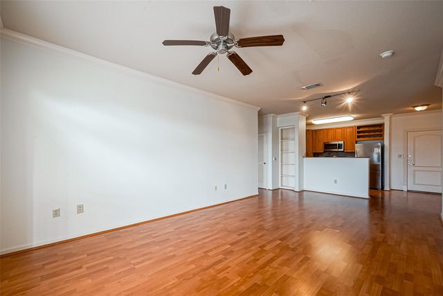 1711 Old Spanish Trail 303, Houston, TX 77054