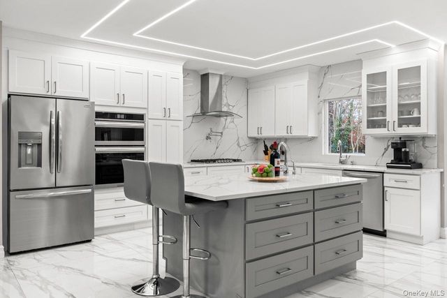 717 W Montauk Highway, Bay Shore, NY 11706