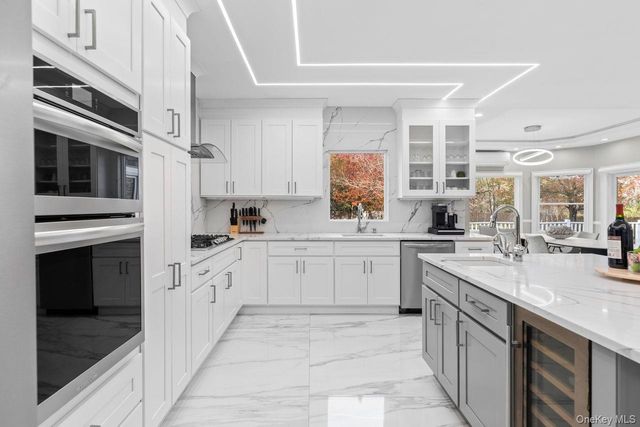 717 W Montauk Highway, Bay Shore, NY 11706