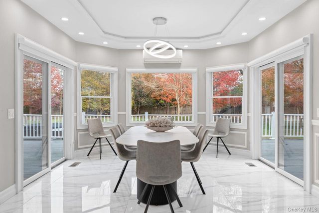 717 W Montauk Highway, Bay Shore, NY 11706