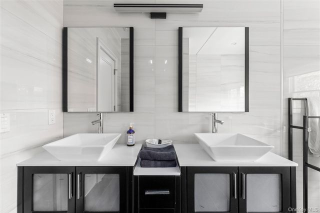 717 W Montauk Highway, Bay Shore, NY 11706