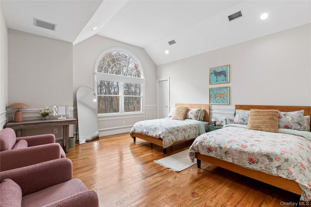 717 W Montauk Highway, Bay Shore, NY 11706