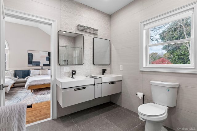 717 W Montauk Highway, Bay Shore, NY 11706