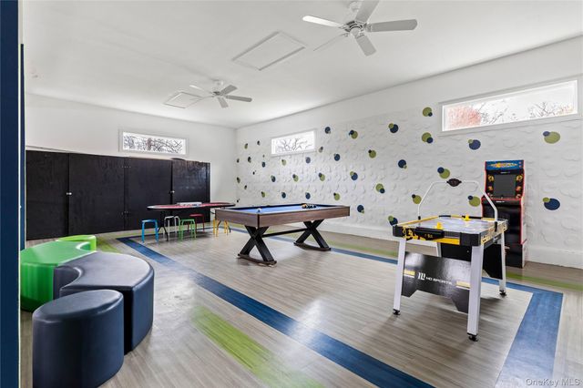 717 W Montauk Highway, Bay Shore, NY 11706