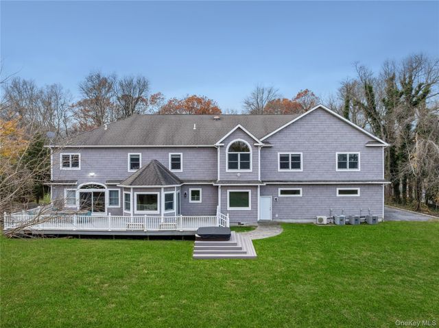 717 W Montauk Highway, Bay Shore, NY 11706