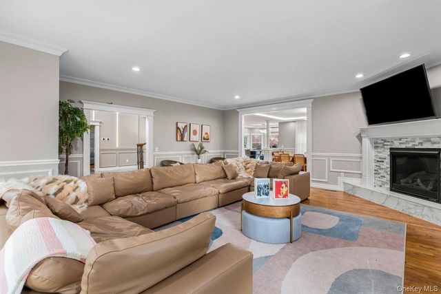 717 W Montauk Highway, Bay Shore, NY 11706