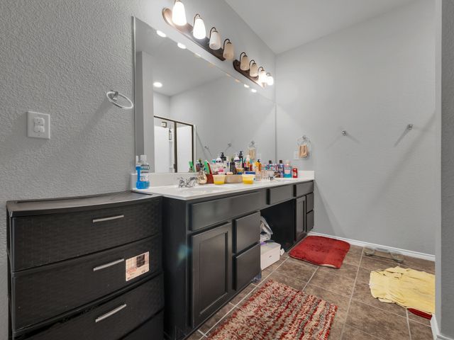 2009 Shawnee Trail, Heartland, TX 75126