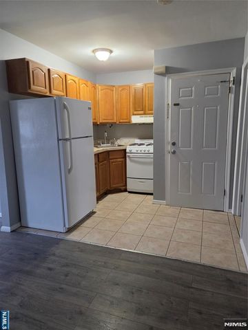 7009 Park Avenue, Guttenberg, NJ 07093