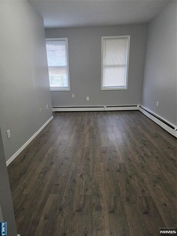 7009 Park Avenue, Guttenberg, NJ 07093
