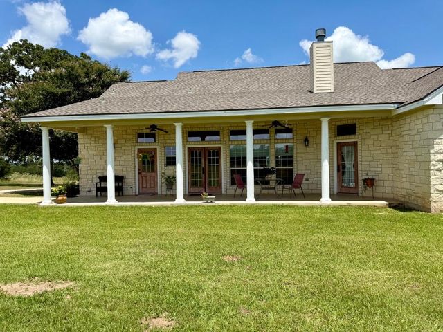 1611 W Fm 696, Lexington, TX 78947