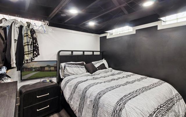 14266 Dixie, Redford, MI 48239