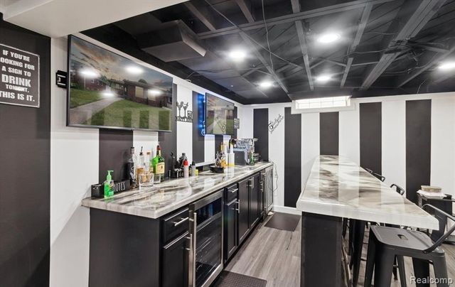 14266 Dixie, Redford, MI 48239