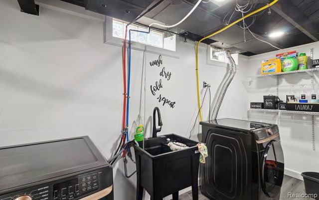 14266 Dixie, Redford, MI 48239