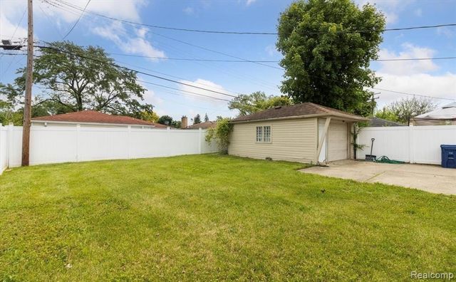 14266 Dixie, Redford, MI 48239