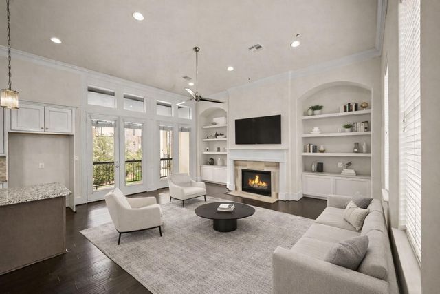 2003 Covent Garden Station, Houston, TX 77045