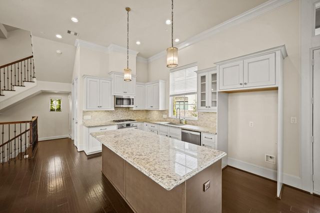 2003 Covent Garden Station, Houston, TX 77045