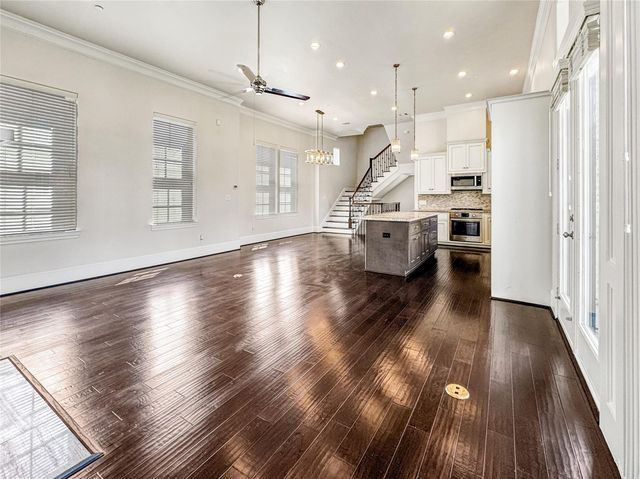 2003 Covent Garden Station, Houston, TX 77045