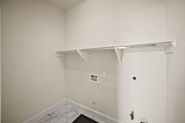 2003 Covent Garden Station, Houston, TX 77045