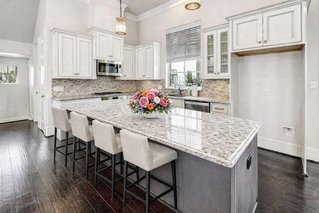 2003 Covent Garden Station, Houston, TX 77045