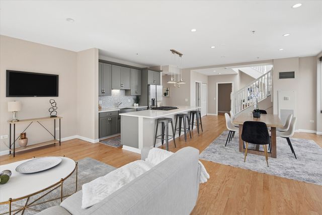 635 N Dearborn Street 2803, Chicago, IL 60654