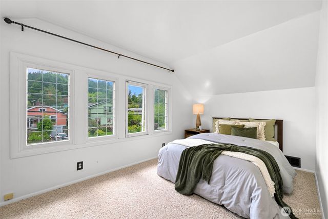 905 E Maple Street, Bellingham, WA 98225