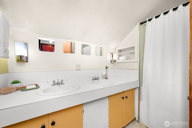 905 E Maple Street, Bellingham, WA 98225