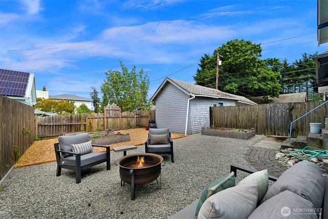 905 E Maple Street, Bellingham, WA 98225